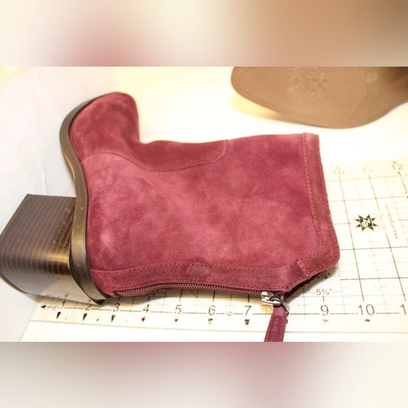 Vince Camuto Kortimy Red Suede Back Zip Heeled Ankle Boots 7.5 - Picture 12 of 16